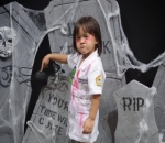 Kala Madali Lucu dengan Dandanan ala Suster