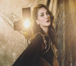  Luna Maya Sebagai Model