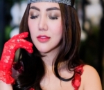 Gaun Rancangan Sendiri