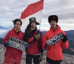 Al Ghazali Mendaki Gunung Semeru