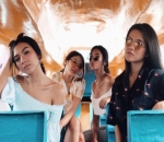 Marsha Aruan Liburan Bersama Sahabat