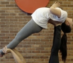 Gerakan 'Ekstrim' Yoga Ryana Dea