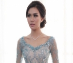 Syahnaz Sadiqah Mempesona dengan Kebaya