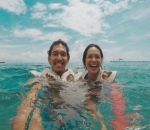 Andien Menyelam Bersama Adik