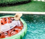  Bermain Air Bersama Floaties