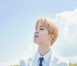 Gantengnya Jimin Dibalut Jas Putih