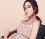 Diabadikan oleh Suami