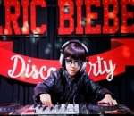 Alric Menikmati Pesta Disco-nya