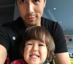 Akrab dengan Pamannya