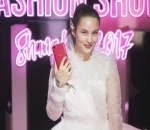 Chelsea Islan Hadiri Victoria Secret Fashion Show