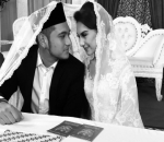  Pasangan Suami Istri