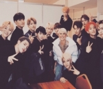  Duduk Diantara Boyband Populer