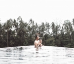 Ringgo Ajak Bjorka Berenang