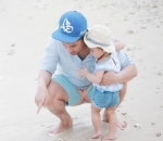 Nastusha Bermain Pasir di Bali