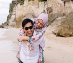 Kejar-Kejaran di Pantai Bersama Kenzie