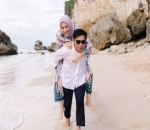 Liburan di Pantai Bersama Keluarga