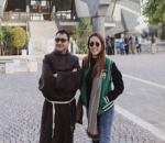 Mampir ke Tempat Religi