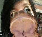 Wanita Bermata Kodok, Atau?