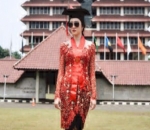  Febby Rastanty Lulus Sarjana