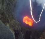 Terjun Lenting ke Dalam Gunung Berapi di Chili, Berani?