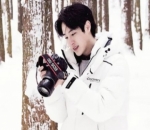 Seo Minwoo Berpose di Tengah Salju