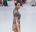 Pakai Kebaya Anne Avantie, Vanesha Prescilla Tampil Sesuai Usia