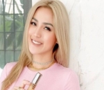 Manis dengan Rambut Pirang, Jedar Makin Terlihat Bule