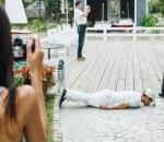 Anissa Aziza Rela Jadi Fotografer Aksi Suami