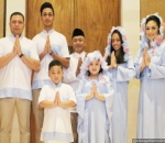 Baju Lebaran Unik Keluarga Krisdayanti