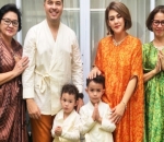 Anggota Keluarga Laki-Laki Sissy Priscillia Kompak Pakai Model Kimono