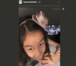 Bella dan Aleesya Bercanda di Dalam Mobil