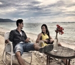 Kimberly dan Edward Hampir Selalu Memberikan Tatapan Mesra 