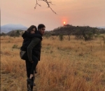 Richo Rela Menggendong Jedar Demi Foto Apik