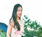 Yoon So Hee Tampil dengan Riasan yang Cukup Menonjol