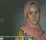 Angel Lelga hanya Bisa Terdiam di Balik Pintu Kamar