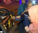 Angel Lelga Diteriaki Warga Saat Digiring ke Mobil Polisi