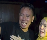 Ibunda Vicky Menenangkan Anaknya