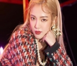 Hyoyeon Betah dengan Rambut Pirang
