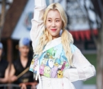 Penampilan JooE Momoland dengan Rambut Blonde