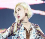 Rambut Pendek dan Blonde Wheein Mamamoo