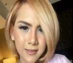 Gaya Rambut Pirang Ala Evelin Nada Anjani
