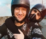 Pasangan Ini Suka Jalan-Jalan Pakai Motor Rupanya