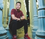 Wijin Cowok yang Gemar Foto