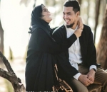 Senyum Manis Mario Irwinsyah yang Sayang Banget dengan Istri