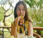 Yuki Kato Selalu Tampil Cantik Natural