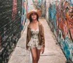 Gaya Casual Namun Tetap Seksi Nikita Willy saat di Bogota, Kolombia