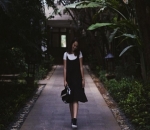 Dress Hitam-Putih Bikin Pamela Kelihatan Feminim