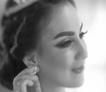 Irish Tak Berhenti Tersenyum di Hari Pernikahannya