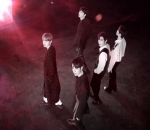 Foto Teaser Pertama yang Misterius