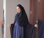 Satu Warna dari Kepala Hingga Kaki